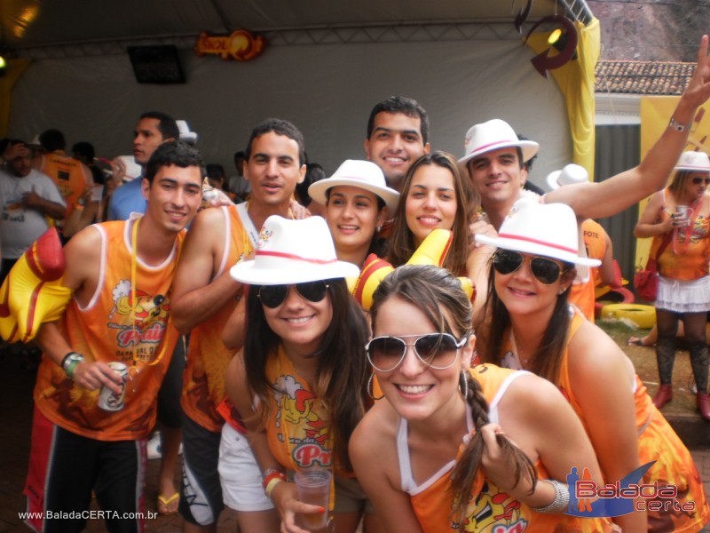 Balada: Fotos do Bloco da Praia no Carnaval de Ouro Preto / MG com a presena de MR CATRA, MOLEJO e DJ CLIO NEGRO