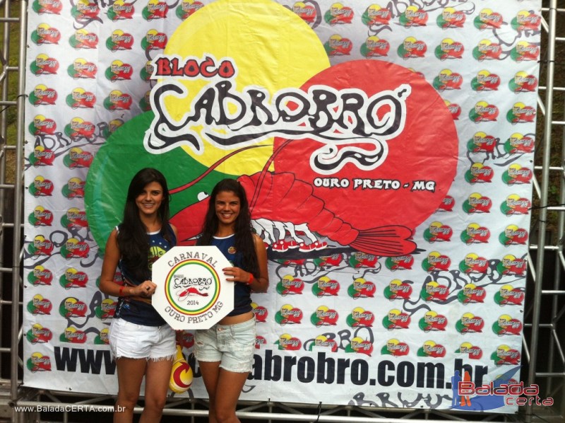 Balada: Fotos do Bloco Cabrobr no Carnaval de Ouro Preto / MG com Shows de Anitta e Mc Sapo