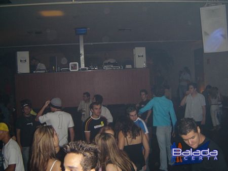 Balada: Fotos de Sexta-feira feriado, na Punto Disco Lounge