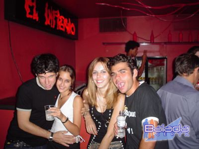 Balada: Fotos de s�bado na Ibiza