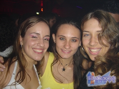 Balada: Fotos de sexta-feira na Ibiza