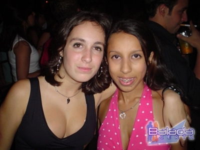 Balada: Fotos de sexta-feira na Ibiza