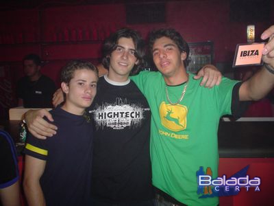Balada: Fotos de Sexta-feira na Ibiza