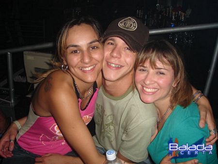 Balada: Fotos de quinta-feira na e-muzik