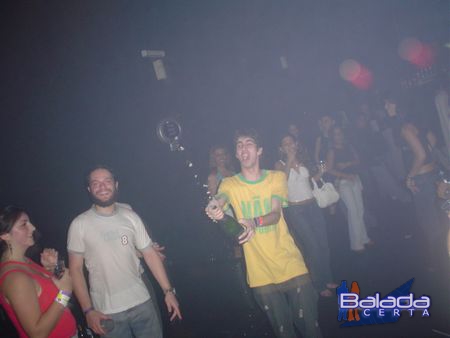 Balada: Fotos de S�bado no anivers�rio do Dj Breder na e-muzik