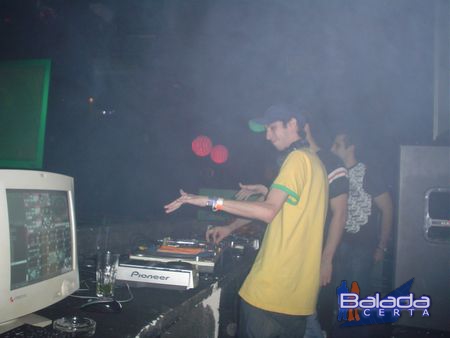 Balada: Fotos de S�bado no anivers�rio do Dj Breder na e-muzik