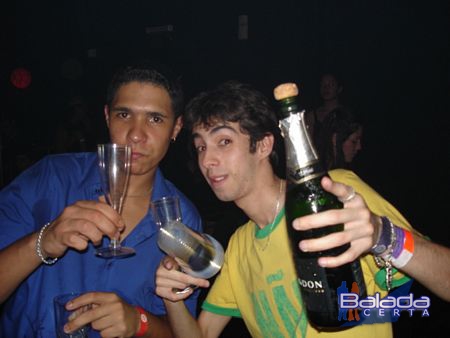 Balada: Fotos de S�bado no anivers�rio do Dj Breder na e-muzik
