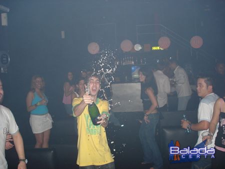 Balada: Fotos de S�bado no anivers�rio do Dj Breder na e-muzik