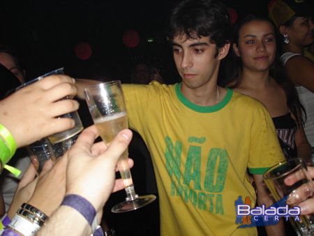 Balada: Fotos de S�bado no anivers�rio do Dj Breder na e-muzik