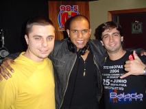 Balada: Fotos na Rádio Metropolitana FM na divulgação da festa Techno Party 2004