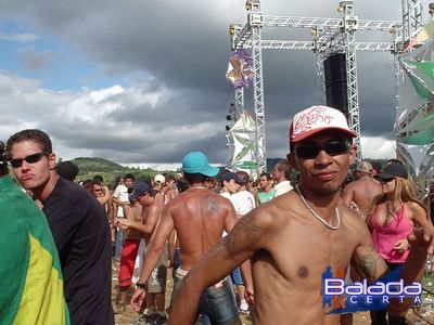 Balada: Fotos de S�bado e Domingo na Rave Injoy