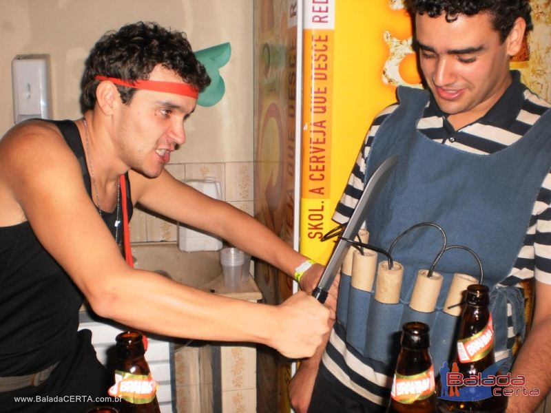 Balada: Fotos da festa a fantasia na Rep�blica Chaparral em Ouro Preto/MG