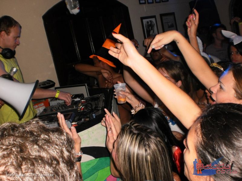 Balada: Fotos da festa a fantasia na Rep�blica Chaparral em Ouro Preto/MG