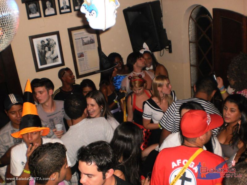 Balada: Fotos da festa a fantasia na Rep�blica Chaparral em Ouro Preto/MG