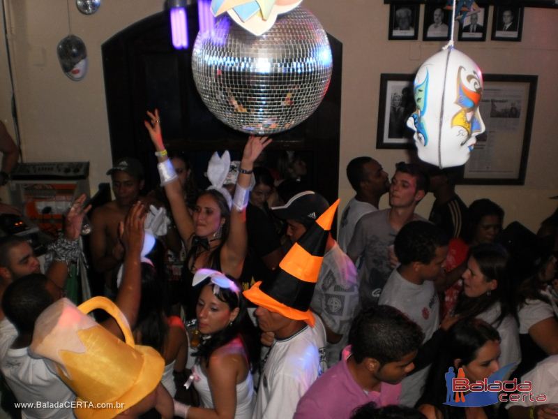 Balada: Fotos da festa a fantasia na Rep�blica Chaparral em Ouro Preto/MG