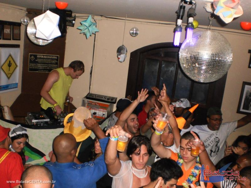 Balada: Fotos da festa a fantasia na Rep�blica Chaparral em Ouro Preto/MG