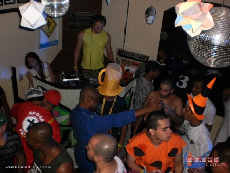 Balada: Fotos da festa a fantasia na Rep�blica Chaparral em Ouro Preto/MG