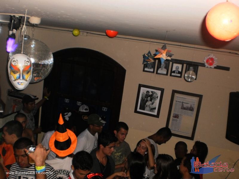 Balada: Fotos da festa a fantasia na Rep�blica Chaparral em Ouro Preto/MG