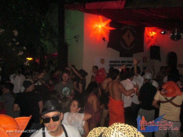 Balada: Fotos da Festa Cabar� na Rep�blica Chaparral em Ouro Preto / MG