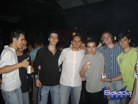 Balada: Fotos do aniversrio de Flvio e rica no Armazm da Vila