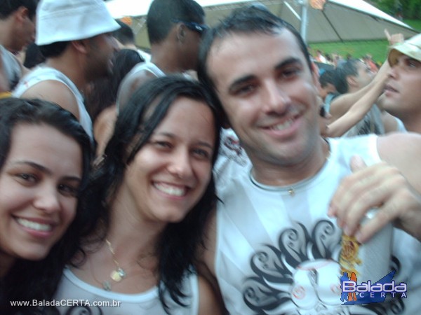 Balada: Fotos do carnaval em Ouro Preto 2009 com o Bloco do Caix�o e Show do Monobloco