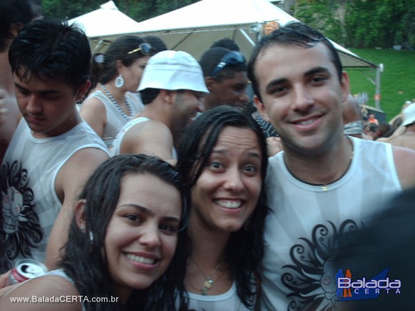 Balada: Fotos do carnaval em Ouro Preto 2009 com o Bloco do Caix�o e Show do Monobloco