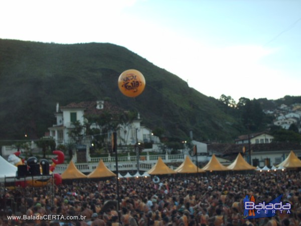 Balada: Fotos do carnaval em Ouro Preto 2009 com o Bloco da Praia