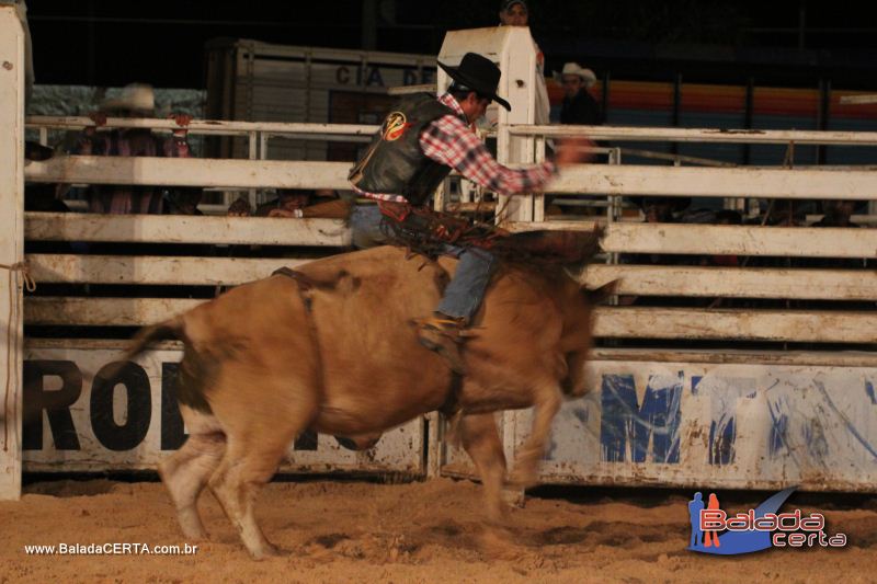 Balada: Braslia Rodeio Show - Parque Leo - DF