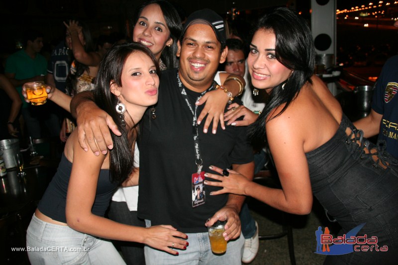 Balada: Fotos de sexta na Plataforma do Chopp na Cidade do Autom�vel - DF