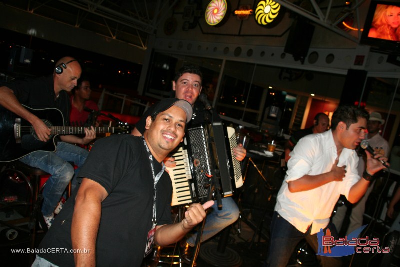 Balada: Fotos de sexta na Plataforma do Chopp na Cidade do Autom�vel - DF