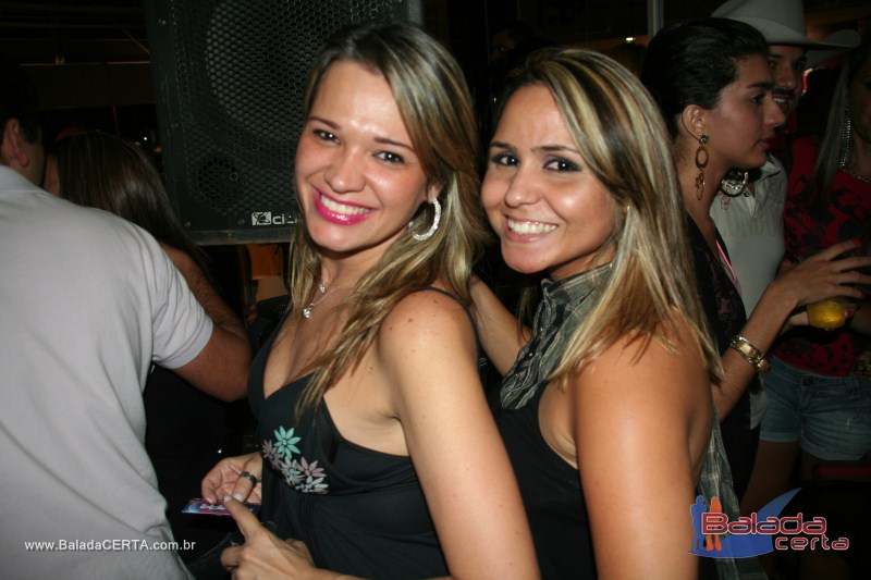 Balada: Fotos de sexta na Plataforma do Chopp na Cidade do Autom�vel - DF