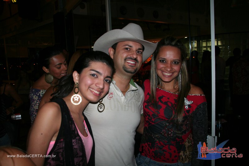Balada: Fotos de sexta na Plataforma do Chopp na Cidade do Autom�vel - DF