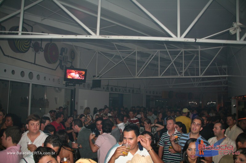 Balada: Fotos de sexta na Plataforma do Chopp na Cidade do Autom�vel - DF