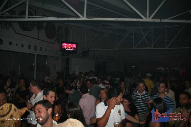 Balada: Fotos de sexta na Plataforma do Chopp na Cidade do Autom�vel - DF