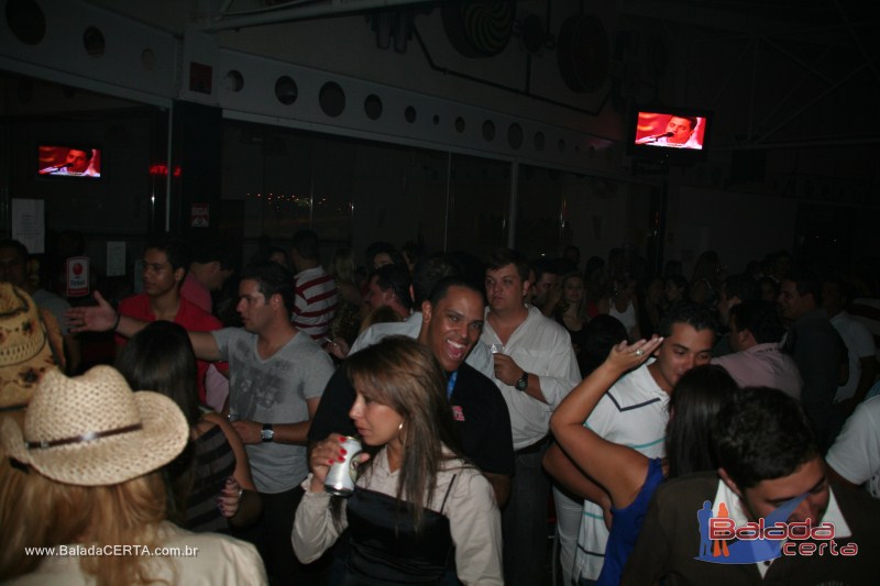 Balada: Fotos de sexta na Plataforma do Chopp na Cidade do Autom�vel - DF