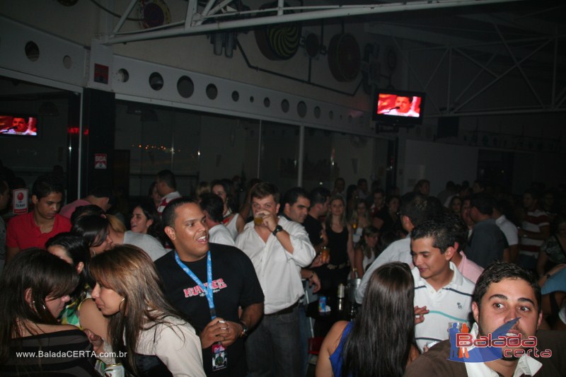 Balada: Fotos de sexta na Plataforma do Chopp na Cidade do Autom�vel - DF
