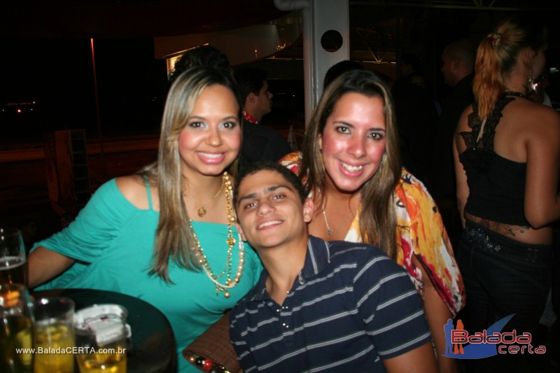 Balada: Fotos de sexta na Plataforma do Chopp na Cidade do Autom�vel - DF