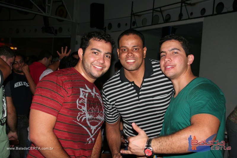 Balada: Fotos de sexta na Plataforma do Chopp na Cidade do Autom�vel - DF