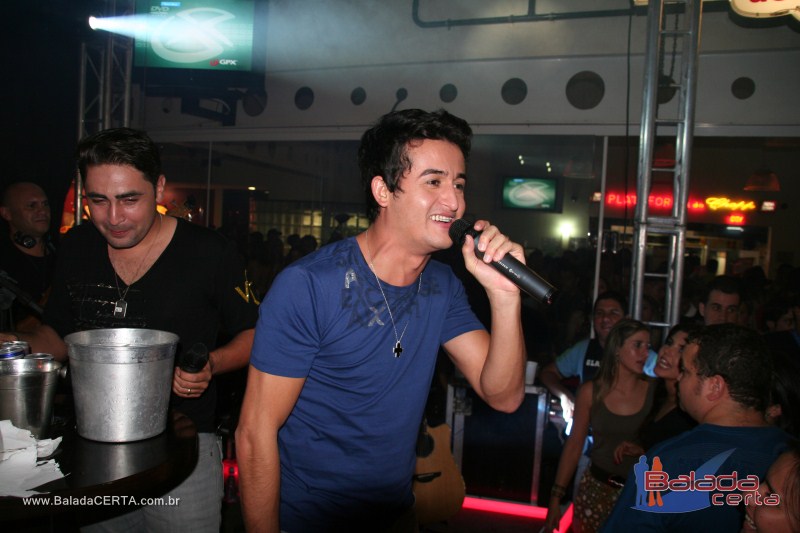 Balada: Fotos de sexta na Plataforma do Chopp na Cidade do Autom�vel - DF