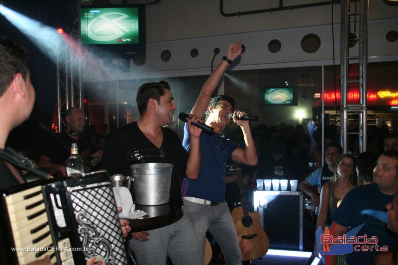 Balada: Fotos de sexta na Plataforma do Chopp na Cidade do Autom�vel - DF