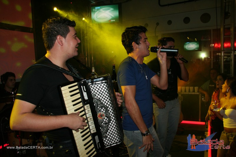 Balada: Fotos de sexta na Plataforma do Chopp na Cidade do Autom�vel - DF