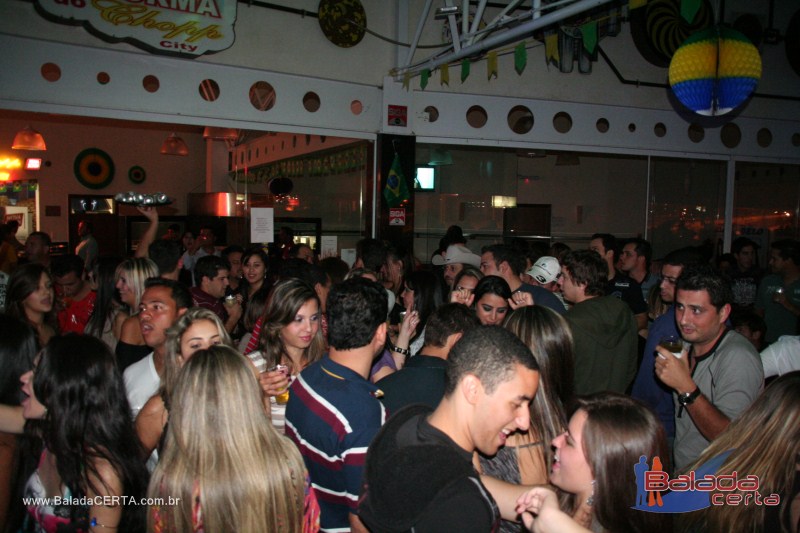 Balada: Fotos de sexta na Plataforma do Chopp na Cidade do Autom�vel - DF