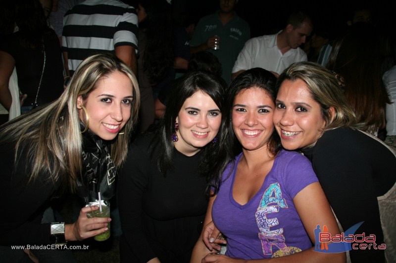 Balada: Fotos de sexta na Plataforma do Chopp na Cidade do Autom�vel - DF