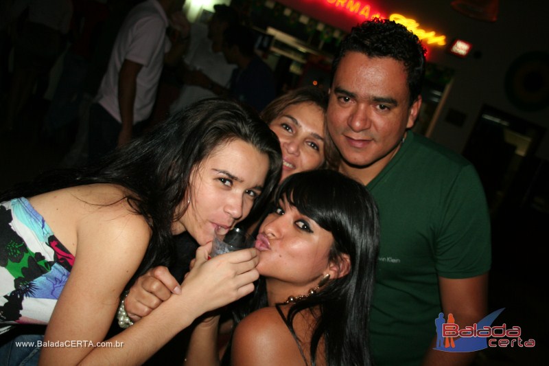 Balada: Fotos de sexta na Plataforma do Chopp na Cidade do Autom�vel - DF