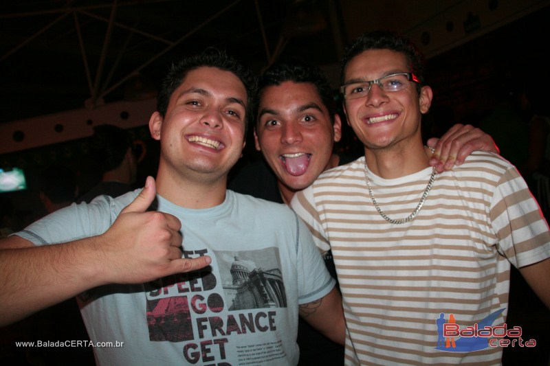 Balada: Fotos de sexta na Plataforma do Chopp em Cidade do Autom�vel - DF