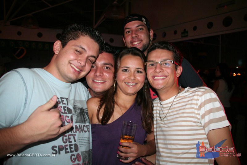 Balada: Fotos de sexta na Plataforma do Chopp em Cidade do Autom�vel - DF
