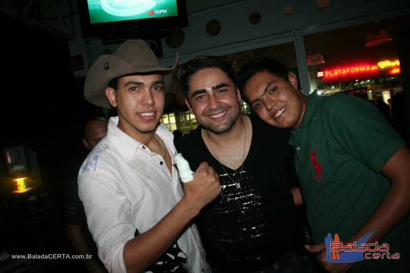 Balada: Fotos de sexta na Plataforma do Chopp em Cidade do Autom�vel - DF