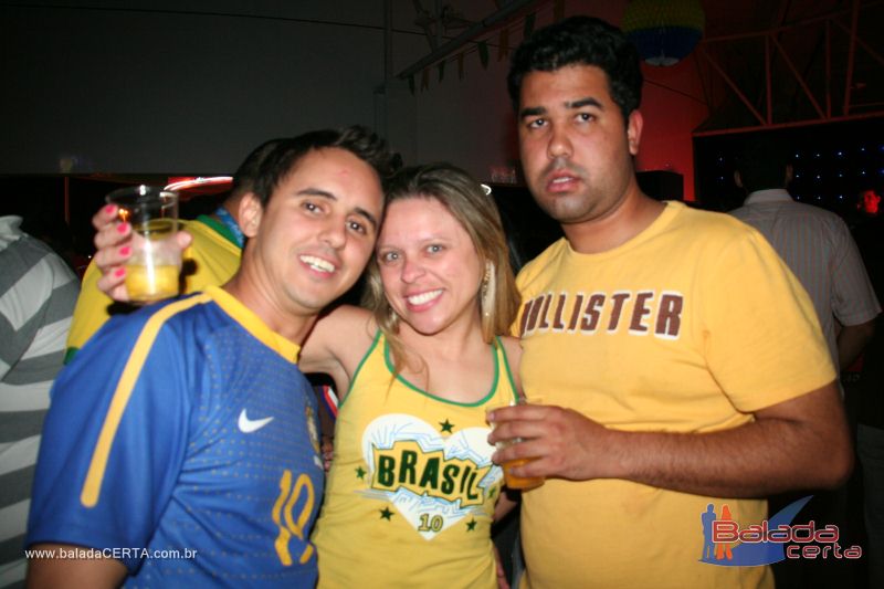 Balada: Fotos de Sexta na Plataforma do Choop na Cidade do Automovel - DF
