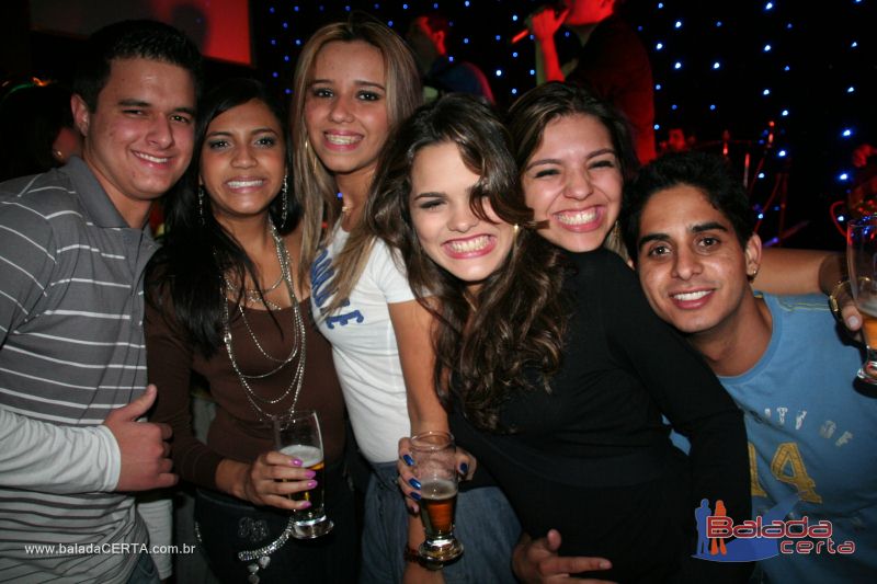 Balada: Fotos de Sexta na Plataforma do Choop na Cidade do Automovel - DF