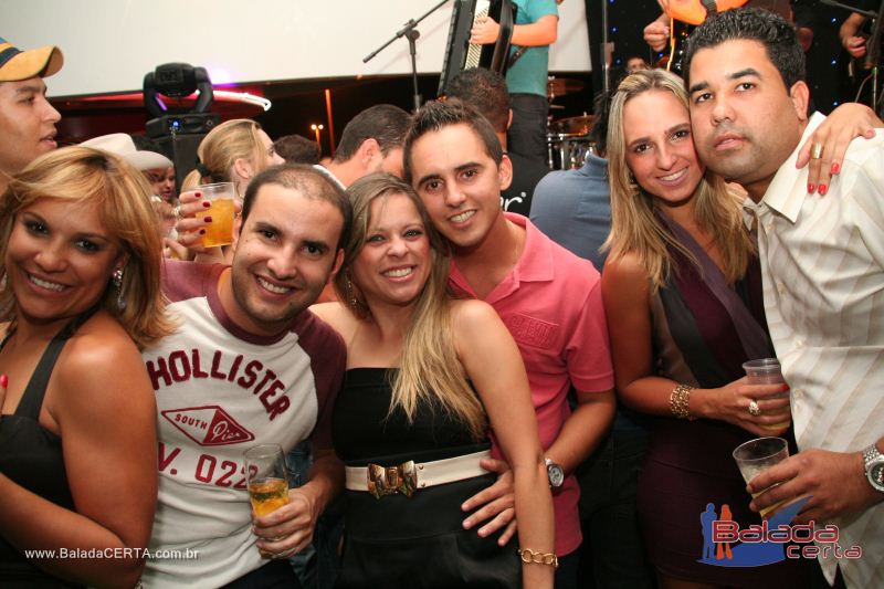 Balada: Fotos de Sexta na Plataforma do Choop na Cidade do Automovel - DF